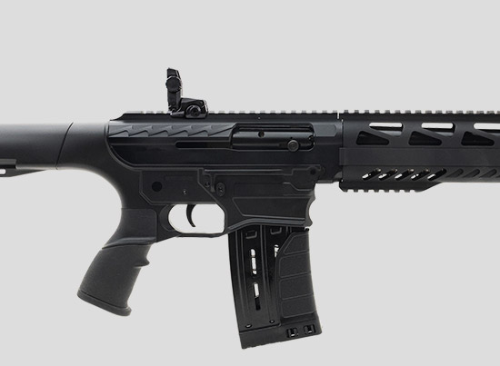 Üzümlü Şarjörlü STR-12 Siyah Av Tüfeği 12 Kalibre